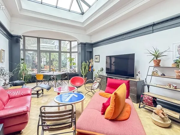 Maison 8 pièces 337 m² 