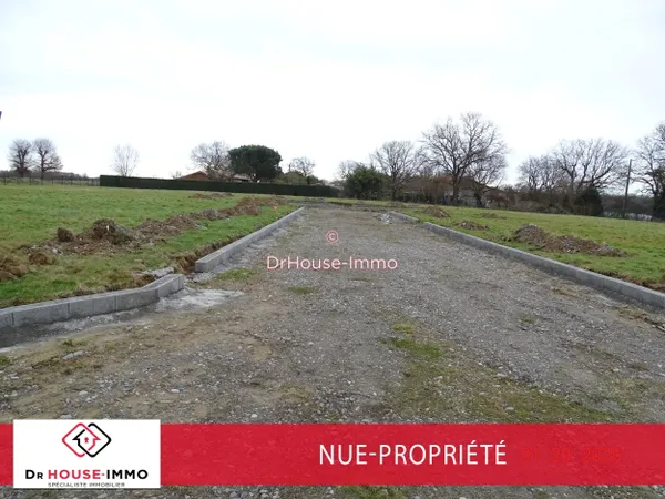 (31370) POUCHARRAMET Terrain plat viabilisé 