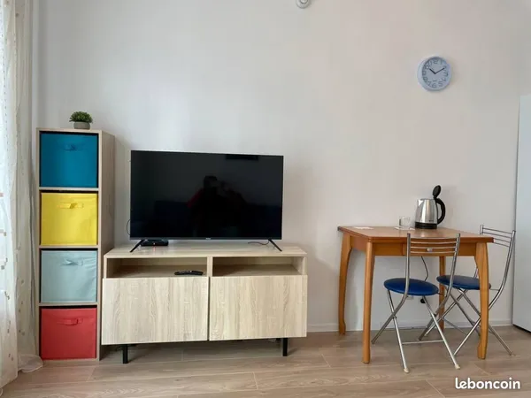 Studio 1 pièce 18 m² 