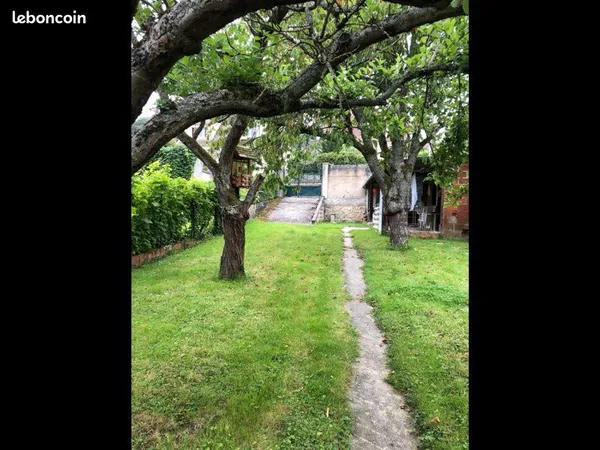 Orsay Le Guichet maison avec 2 entrées sur 2 rues 