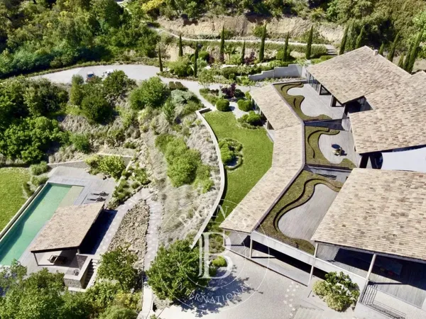 LOCATION SAISONNIÈRE - GOLFE DE SAINT-TROPEZ/GRIMAUD - VILLA 6 