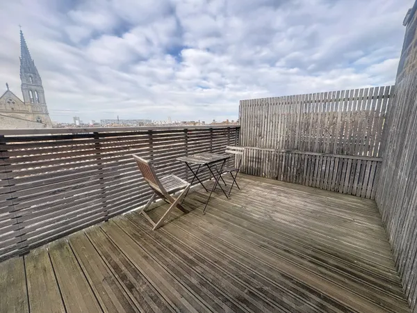 BORDEAUX CHARTRONS Appartement de charme, 1 chambre, avec Terrasse en rooftop 