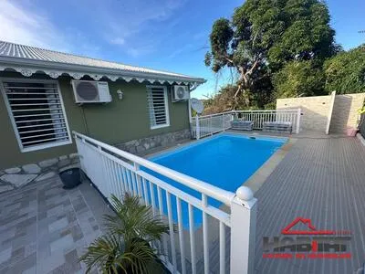 HAUT DE VILLA F4 DE STANDING DE 110M2 AVEC PISCINE PRIVATIVE10 m 