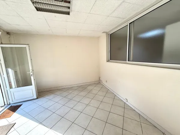 Bien Commercial À Louer 