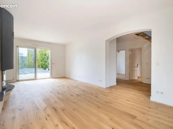 Maison 6 pièces 143 m² 