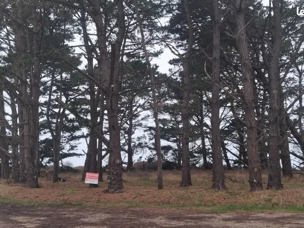 Terrain 2080 m² LOCMARIA 