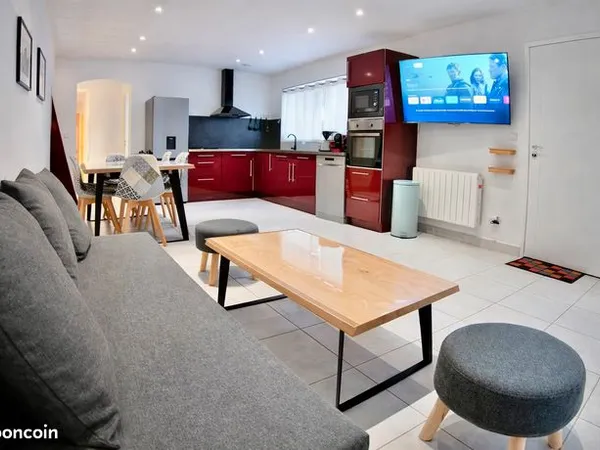 Local 4 pièces 93 m² 