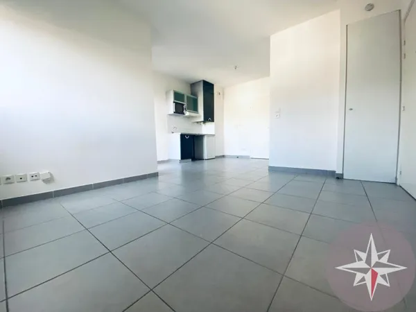 Studio 1 pièce 30 m² 