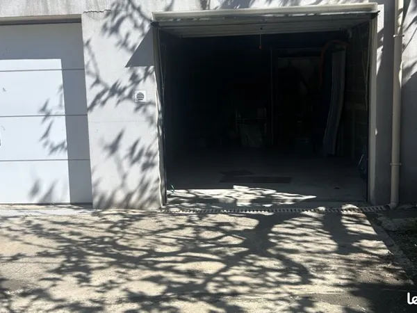 Garage 18m2 avec eau et électricité aux Marines de Bravone 