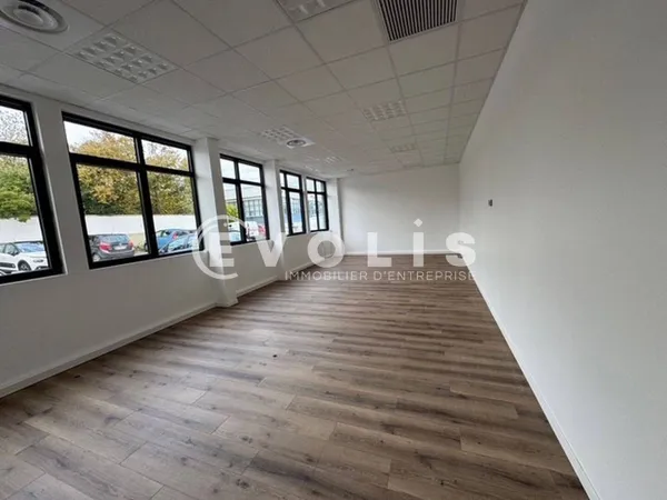 Local d'activité 531 m² 
