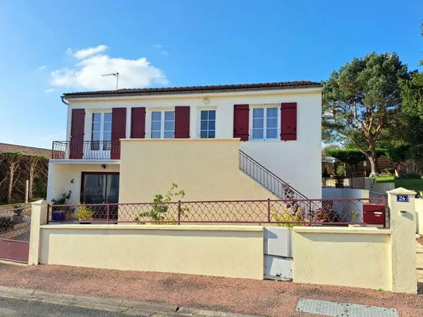 Maison bien présentée à 4kms de Saintes 