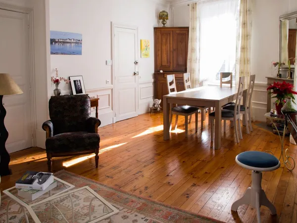 MAISON DE CARACTERE DE STYLE NEO - CLASSIQUE 