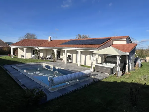 Maison de plain-pied 8 pièces 180 m² 