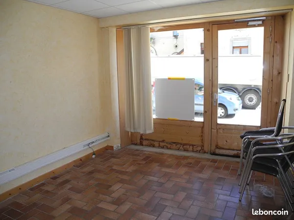 Local commercial 42 m² PONTARLIER 