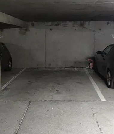 Place de parking sous-sol 