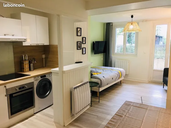 Studio 24m2 meublé rénové avec terrasse et accès jardin 