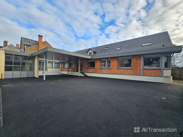 Maison 8 pièces 807 m² 