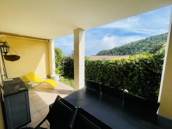 Èze - Appartement 3/4p avec terrasse dans résidence sécurisée avec piscine 