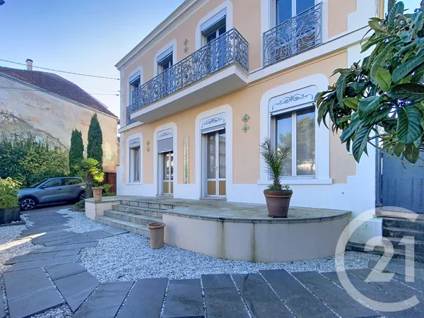 Maison 8 pièces 186 m² 