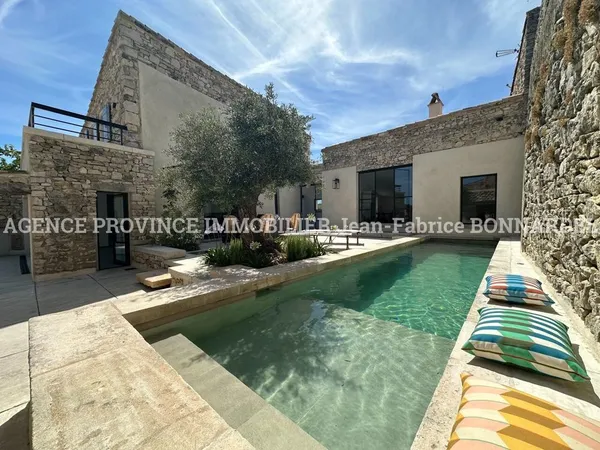 Maison 10 pièces 353 m² 