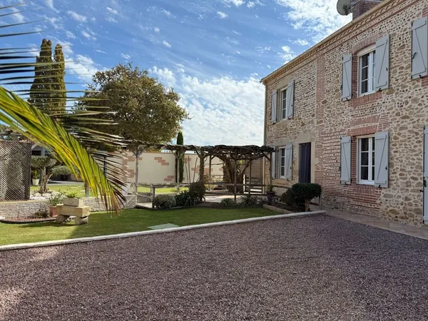 Maison 10 kms de SAINT-SEVER entre Mont de Marsan et DAX 
