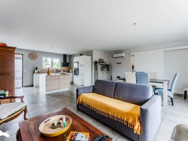 Contemporaine de 5 pièces principales 