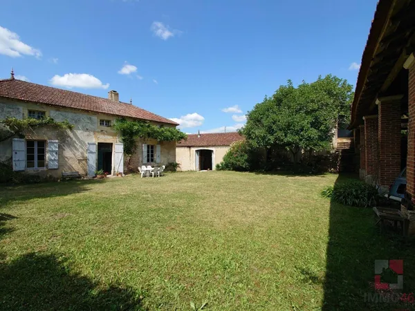Maison 7 pièces 329 m² 