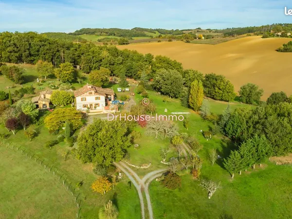 Propriété 12 pièces 260 m² 
