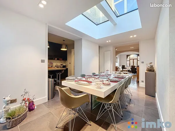 Maison 5 pièces 250 m² 