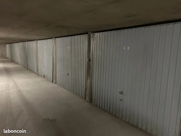 A Louer Box/Garage - Lyon Part Dieu, Cours Lafayette 