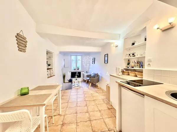 APPARTEMENT À LOUER - FAYENCE 