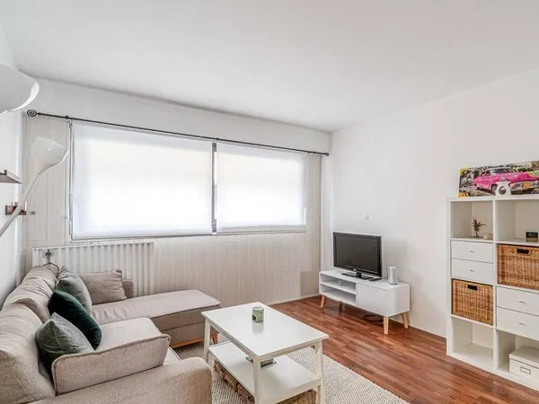 Studio 1 pièce 42 m² 