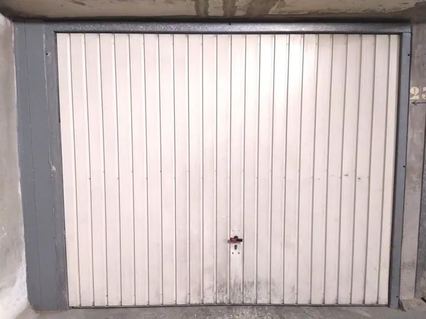Garage fermé sécurisé centre ville 