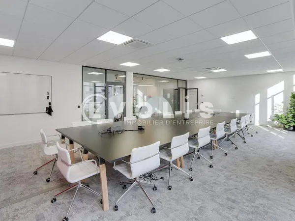 Bureaux 1700 m² 