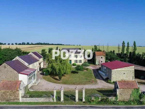 Maison 22 pièces 820 m² 
