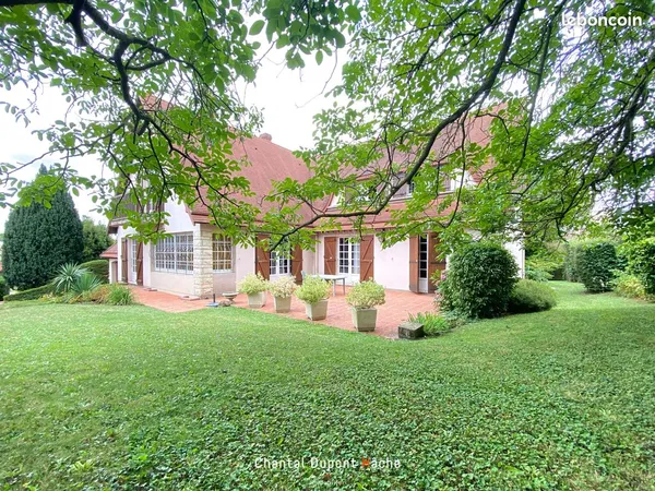 Maison 10 pièces 303 m² 