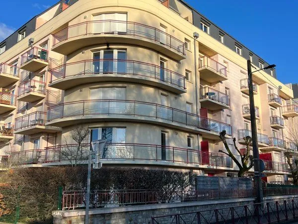 Magnifique appartement F2 48m2 avec parking souterrain quartier bollee Le Mans 
