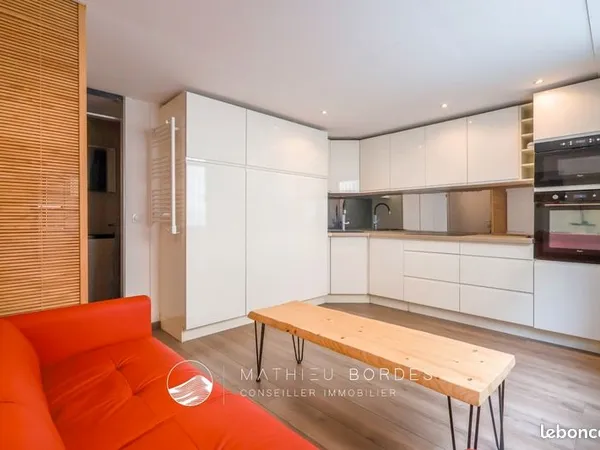 Studio 1 pièce 17 m² 