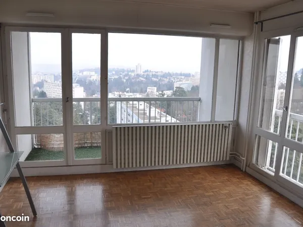 Appartement 2 pièces de 45 m² avec balcon 