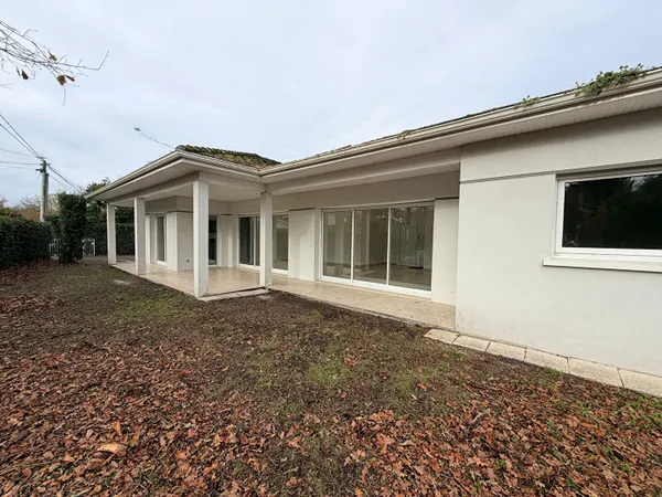 Maison Saint Aubin De Medoc 6 pièce(s) 155 m2 