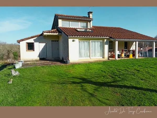 Spacieuse maison contemporaine 