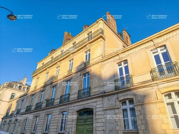 Bureaux 121 m² 