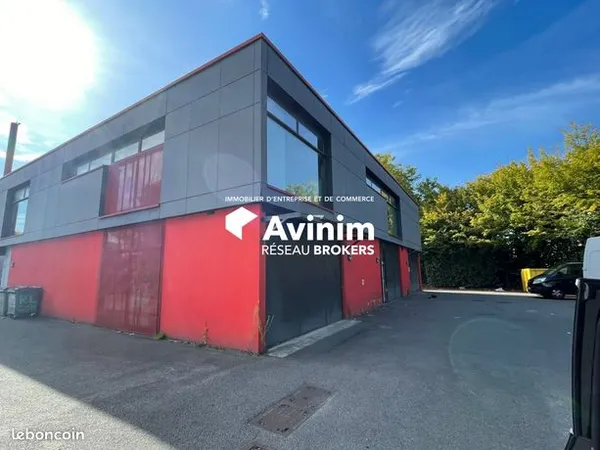 Local commercial 142 m² 