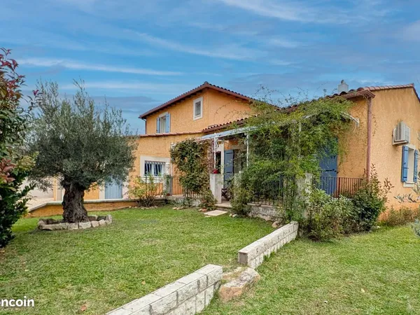 Villa 5 pièces 166 m² 
