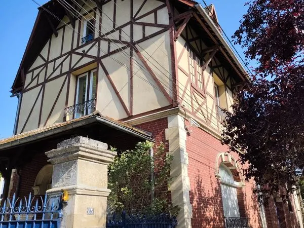 Beau 4 pièces familial + bureau très lumineux 