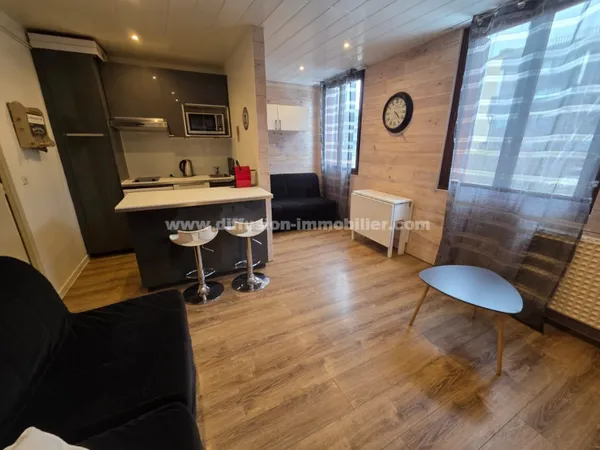 Studio 1 pièce 24 m² 