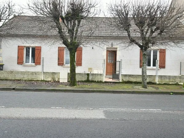 Immeuble à vendre NEVERS (58), immeuble deux appartements T3 et T4, plain-pied, hors copropriété, 