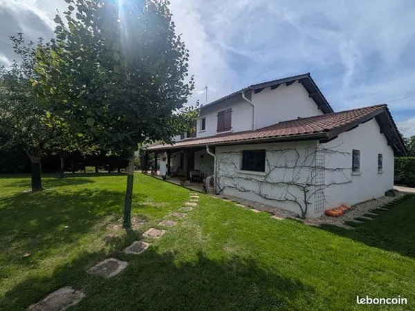 Maison 6 pièces 166 m² 