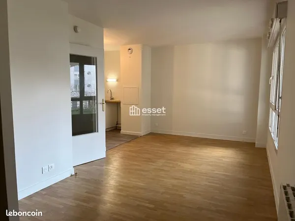 Studio 1 pièce 34 m² 