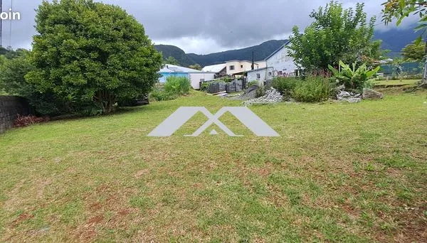 Terrain 764 m² 